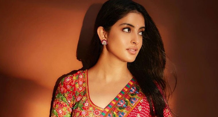 కొత్త లుక్ లో నవ్య నవేలి !