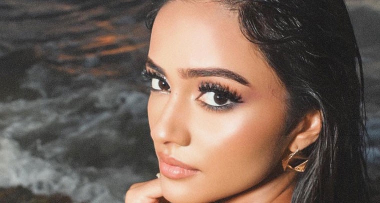  బీచ్‌లో హాట్ లుక్‌లో నిషా గుర్గెన్