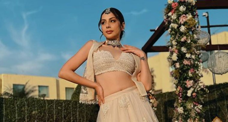 గ్లామరస్ లుక్‌ లో నితిభా కౌల్