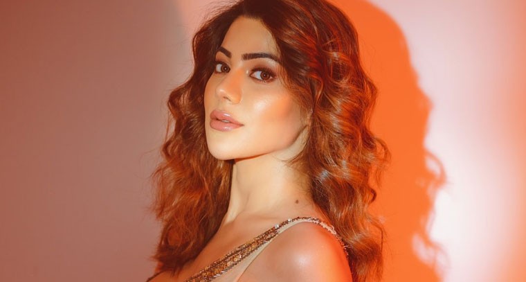 అందాల‌తో నిక్కీ తంబోలి అరాచకం!