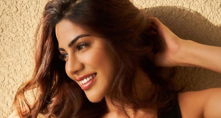 నిక్కీ తంబోలి  కిల్లర్ స్టైల్‌ 