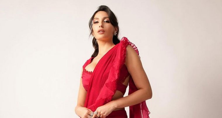 పిక్ టాక్ : రెడ్‌ చీరలో నోరా ఫతేహి 