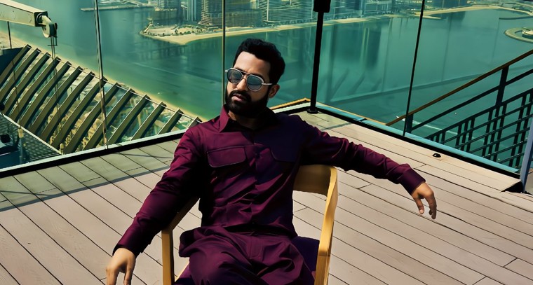 ఎస్క్వైర్ మ్యాగజైన్ కవర్‌పై మెరిసిన ఎన్టీఆర్