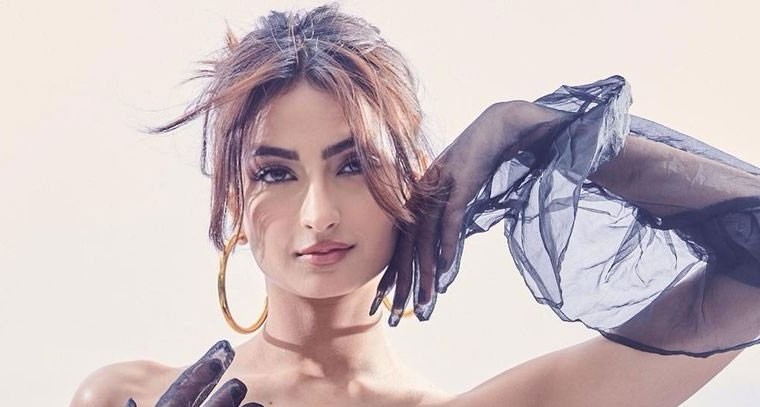 సిజ్లింగ్ లుక్ లో పాలక్ తివారీ !