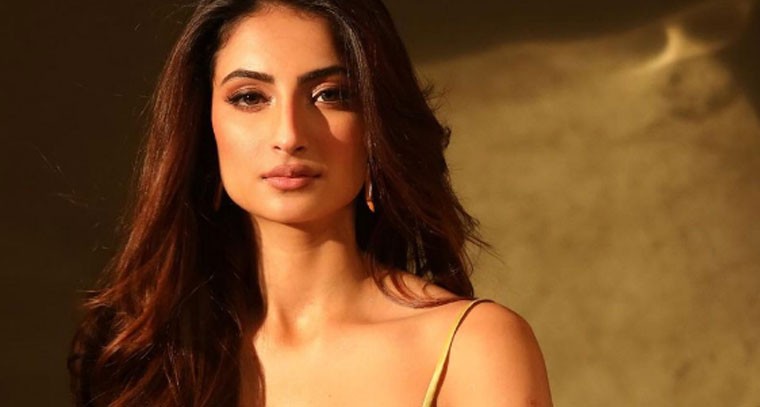 సిజ్లింగ్ లుక్ లో పాలక్ తివారీ !