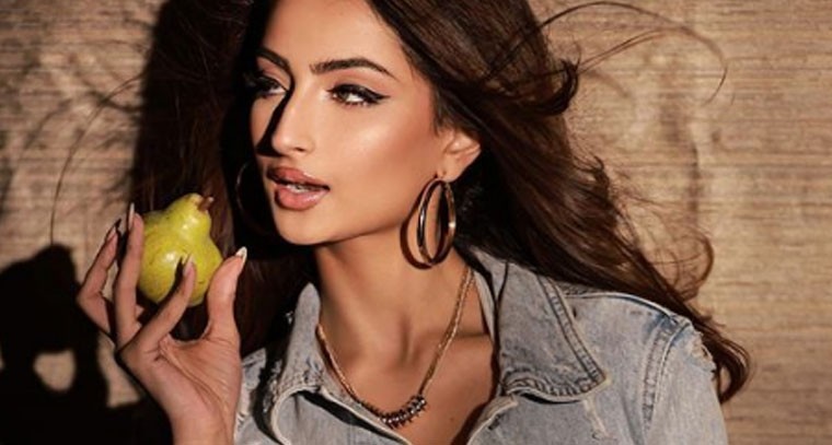  డెనిమ్ డ్రెస్ లో పాలక్ తివారీ