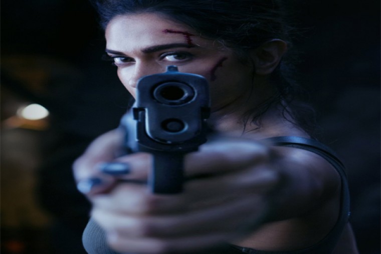 పఠాన్: దీపికా ఫస్ట్ లుక్ ఔట్...బుల్లెట్ రాణి మెరుపులు !
