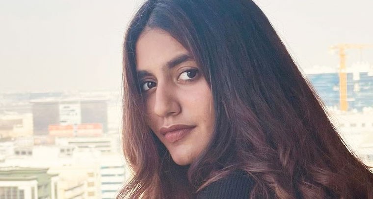 బ్లాక్ డ్రెస్‌లో ప్రియా ప్రకాష్ వారియర్ 