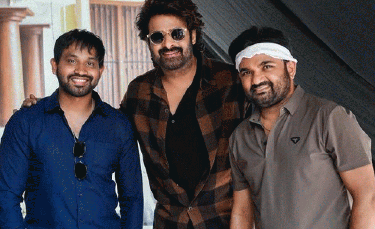 'ది రాజా సాబ్' సెట్స్ నుండి BTS పిక్ రిలీజ్  