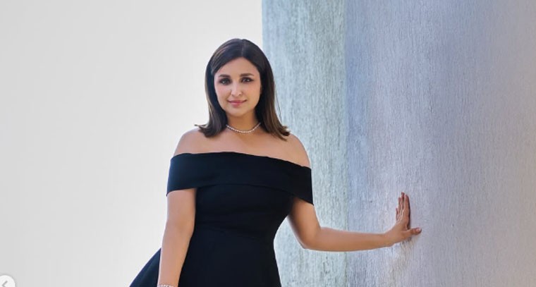 బ్లాక్ డ్రెస్ లో పరిణీతి చోప్రా  