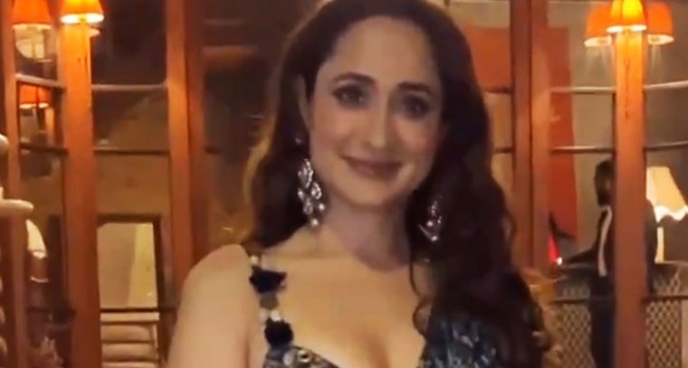 చీరకట్టులో మాయ చేసిన ప్రగ్యా జైస్వాల్