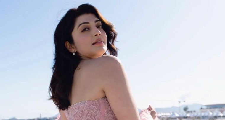  పింక్ డ్రెస్ లో  అందంగా మెరిసిపోతున్న ప్రణీత