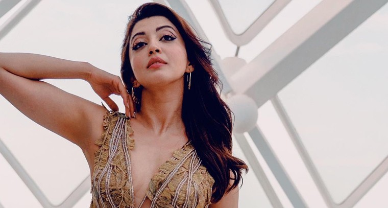 స్లీవ్ లెస్ అందాలతో ప్రణీతా