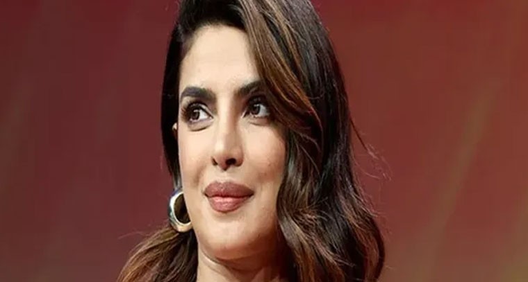 నా కూతురిని ఒంటరిగా కారవాన్‌లోకి రమ్మన్నాడు: హీరోయిన్ తల్లి