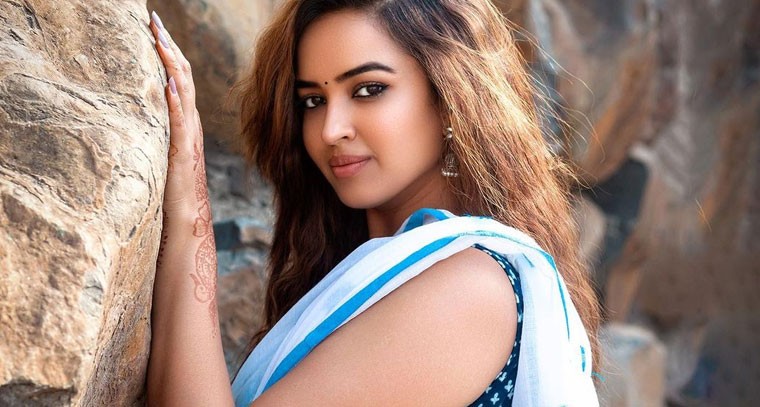 పూజిత స్టన్నింగ్‌ లుక్స్‌