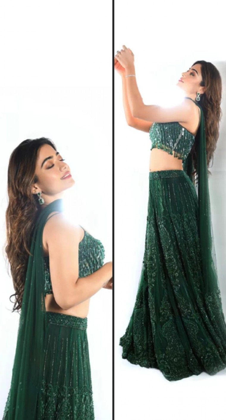 రష్మిక లేటెస్ట్ ఫోటో షూట్..  అభిమానుల వెరైటీ కామెంట్స్ 