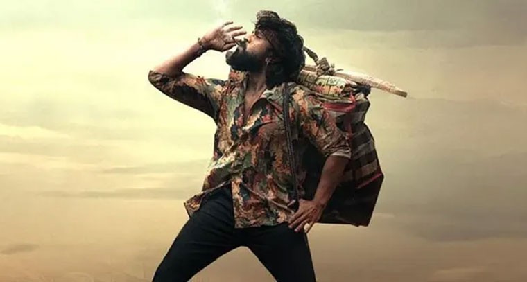 రామ్ చరణ్ 'పెద్ది'కి బాలీవుడ్ నుంచి గట్టి పోటీ