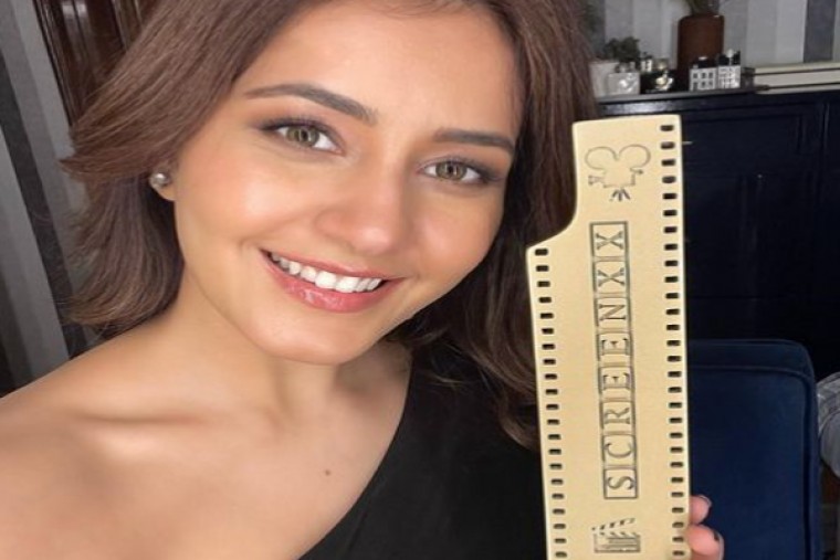 ఫస్ట్ వెబ్ సిరీస్ కే అవార్డు అందుకున్న రాశీఖన్నా ..!!