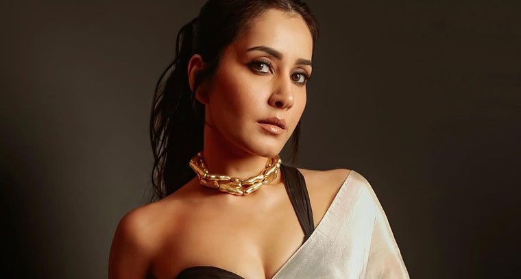 రాశీఖన్నా అందాల విందు