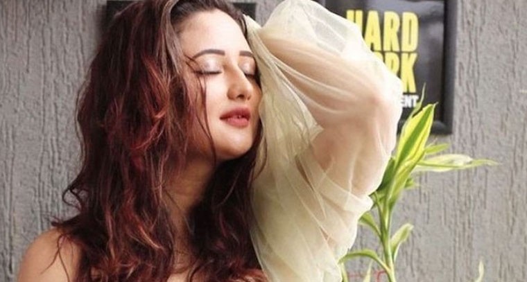 రష్మీ దేశాయ్ లేటెస్ట్ స్టిల్ 