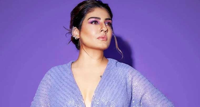 బ్లూ కలర్ డ్రెస్ లో మెరిసిన రవీనా టాండన్