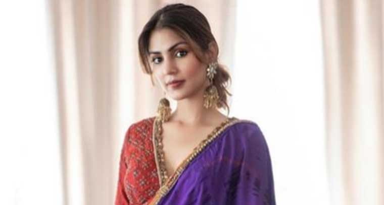  శారీలో రియా చక్రవర్తి అందాలు అదరహో