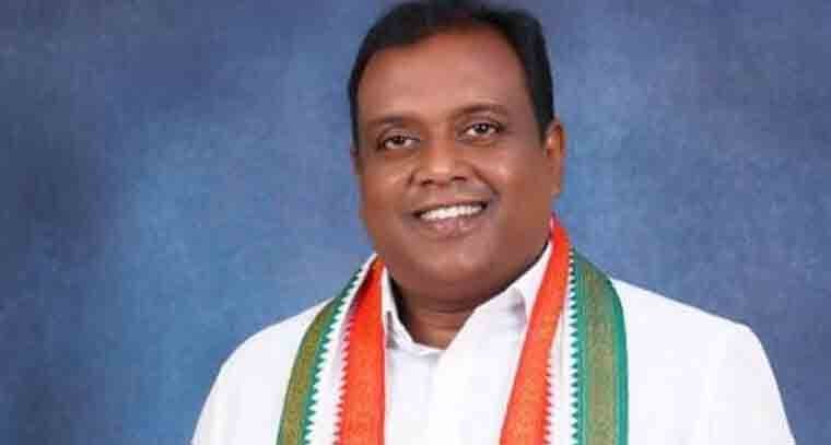 'హరి హర వీరమల్లు' చిత్రానికి  కాంగ్రెస్ నేత అండ 
