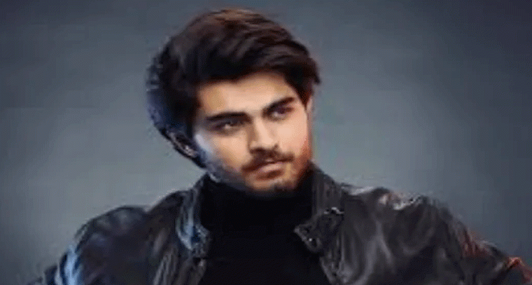 ఆ హీరోలు చేయని సినిమాకు హీరోగా రోషన్..?