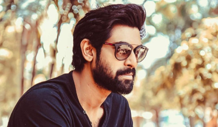 రానా తో ముగ్గురు హీరోయిన్స్...