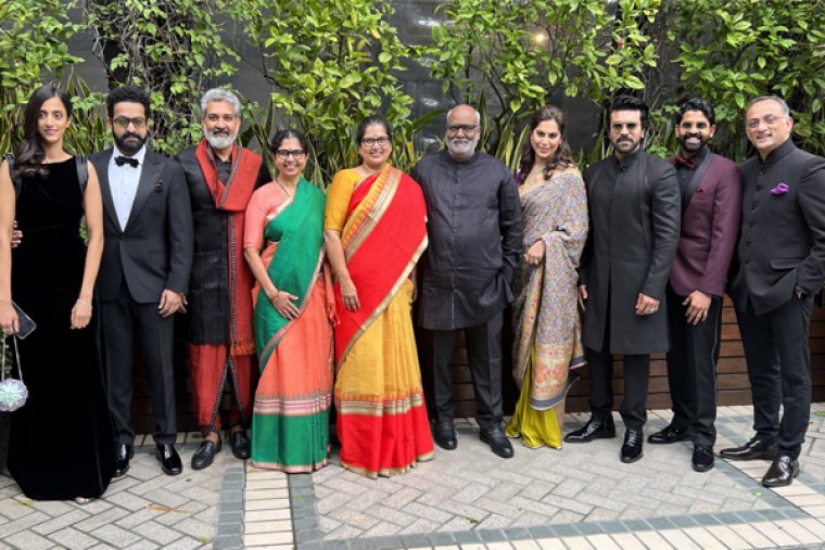 గోల్డెన్ గ్లోబ్ అవార్డులకు ఫ్యామిలీస్ తో సహా హాజరైన RRR చిత్రబృందం  