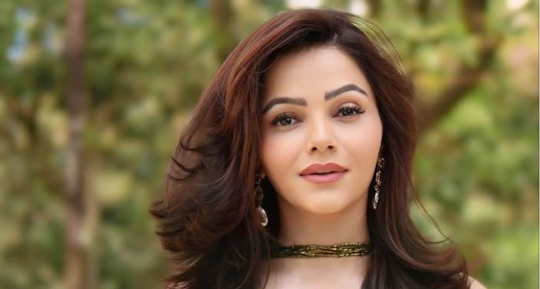 రుబీనా దిలైక్  లేటెస్ట్ స్టిల్స్ 

