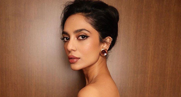 మోడ్రన్ లుక్ లో శోభిత ధూళిపాళ !