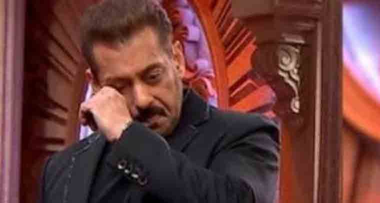 ధర్మేంద్రని తలుచుకొని కంటతడి పెట్టుకున్న సల్మాన్ ఖాన్ 
