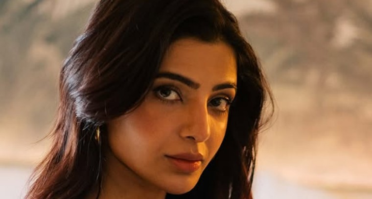 మత్తెక్కించే చూపులతో మైమరిపిస్తున్న సమంత 