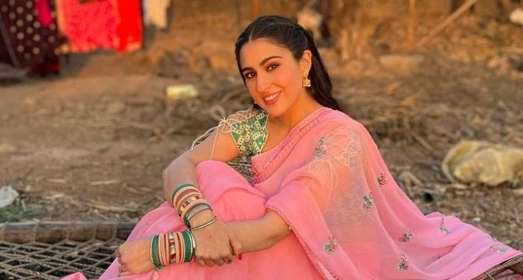 ట్రెడిషనల్ లుక్‌లో సారా అలీ ఖాన్