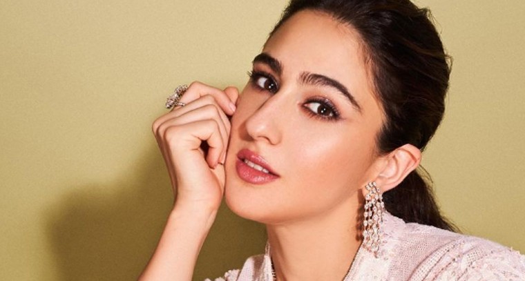 నా ఫేవరెట్ హీరోయిన్ కరీనా కపూర్ : సారా అలీ ఖాన్