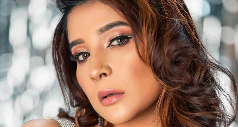 సాక్షి అగర్వాల్ సిజ్లింగ్ క్లిక్స్ 