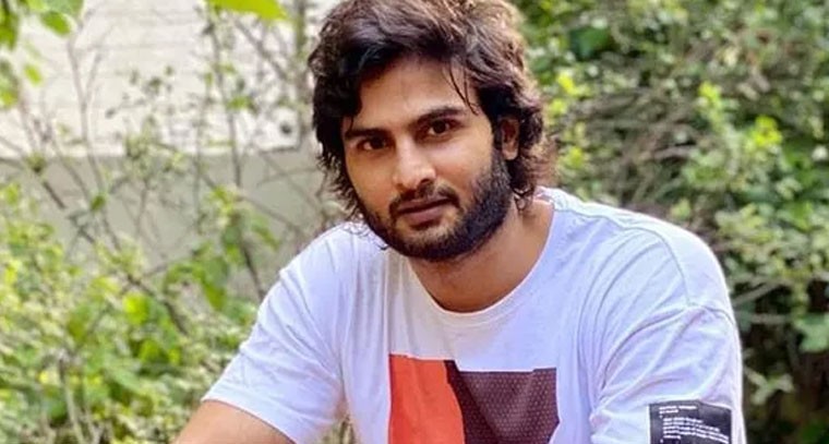 మహేష్ బాబు సపోర్ట్ లేకుండానే ముందుకు వెళ్తున్నా: సుధీర్ బాబు