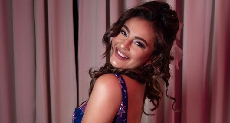 పొట్టి గౌన్ లో సీరత్ కపూర్