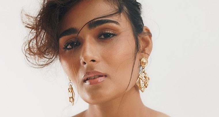 షాలినీ పాండే అందాల జాతర..!