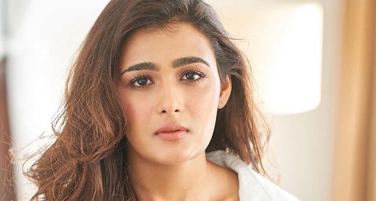 షాలిని పాండే గ్లామర్ పిక్స్