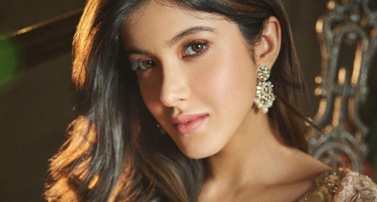 లెహంగా  లో షానయా కపూర్. !