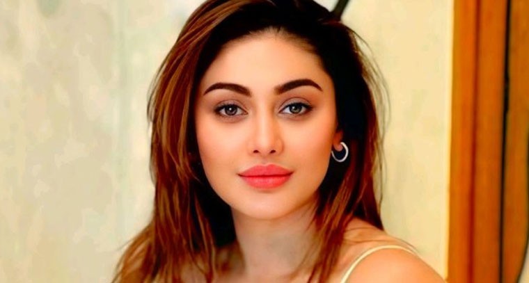 గుండెపోటుతో నటి షఫాలీ జరివాలా మృతి 