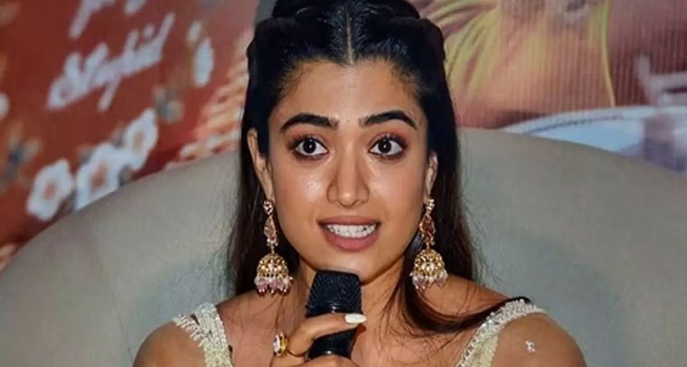 రష్మిక  కంటికి ధారగా ఏడ్చేస్తోందట.. ఎందుకు..?