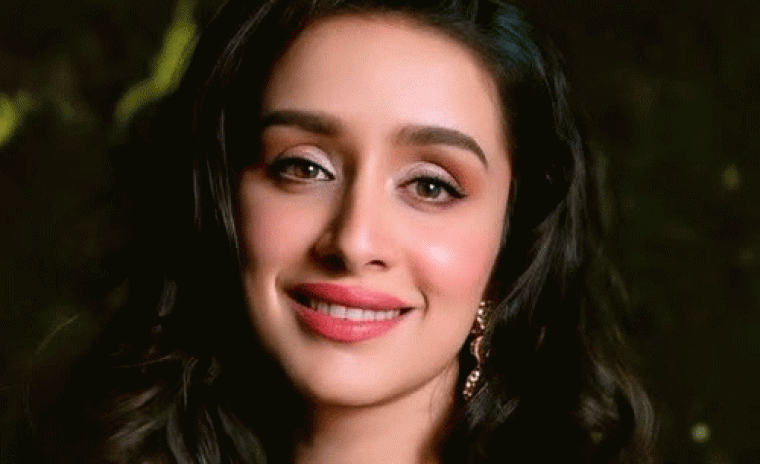 రెమ్యూనరేషన్ పెంచేసిన శ్రద్ధా కపూర్ 