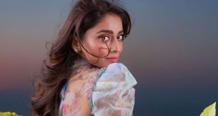 శ్రియ గ్లామరస్ ఫోటోస్