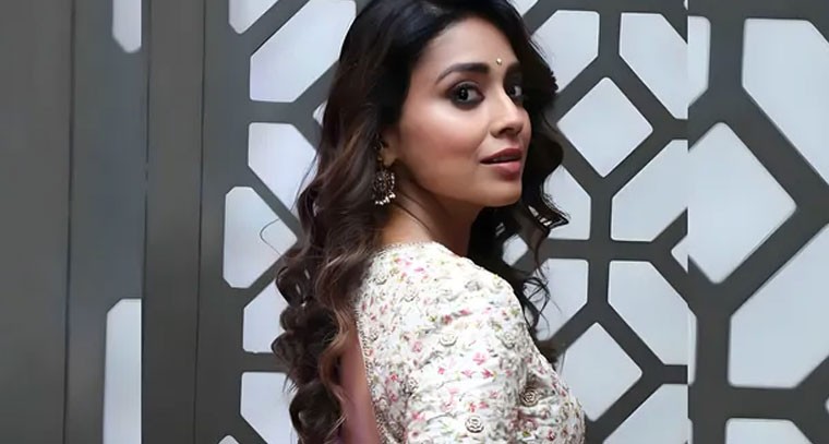 నా పేరుతో ఫేక్ వాట్సాప్: నటి శ్రియ శరణ్