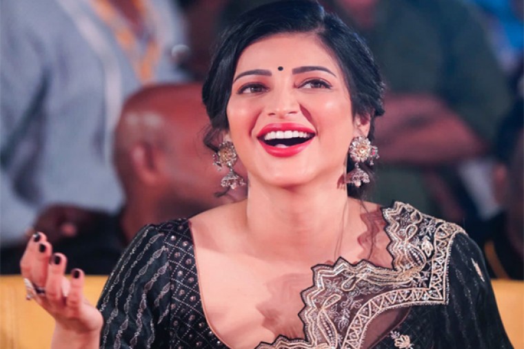 మల్టీ ట్యాలెంటెడ్ బ్యూటీ శ్రుతిహాసన్ బర్త్ డే ..!!