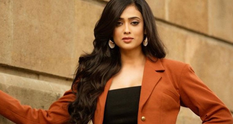 స్టైలిష్ లుక్ లో శ్వేతా తివారీ !