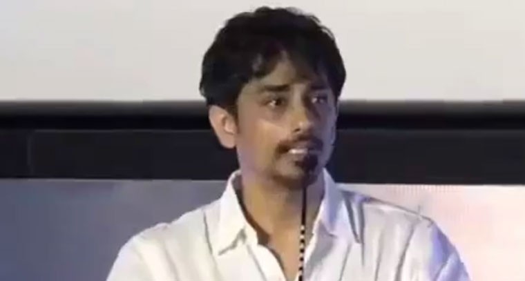 స్టేజీపై కన్నీరు పెట్టుకున్న హీరో సిద్ధార్థ్ 